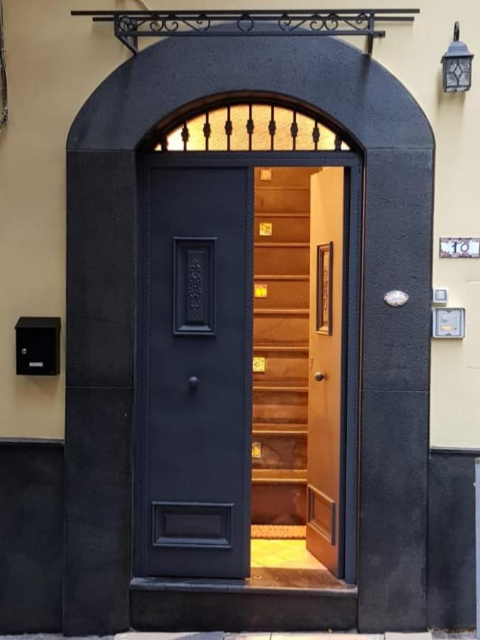 ホテル La Casa Di Francesca ナポリ エクステリア 写真